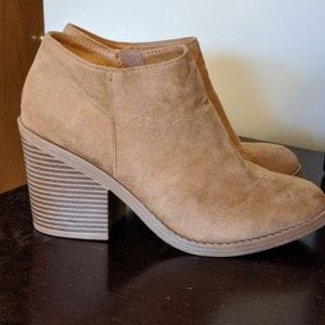 Soda Brown booties